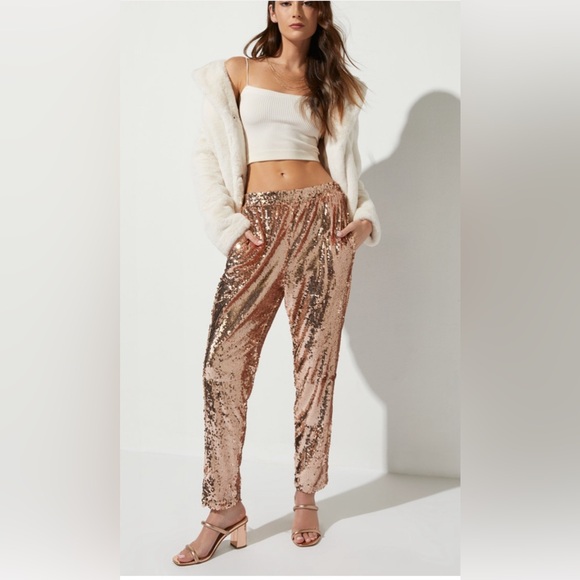 New Francesca’s Jennifer High Rise Gold Sequins Joggers - Picture 3 of 6